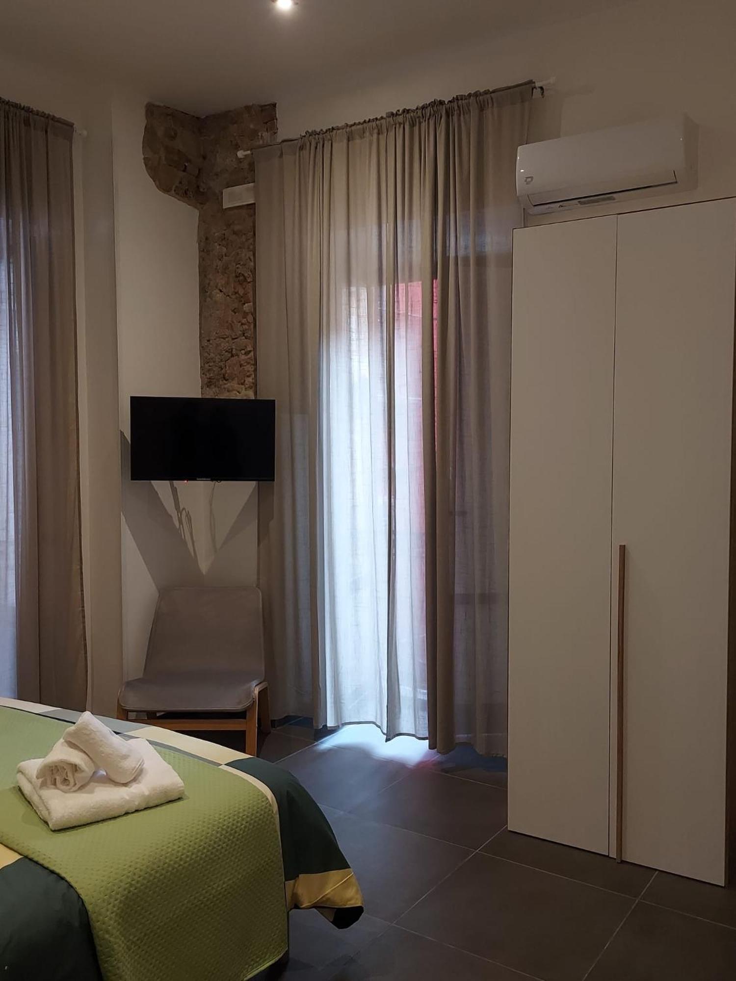 Philia Apartment ซาแลร์โน ภายนอก รูปภาพ
